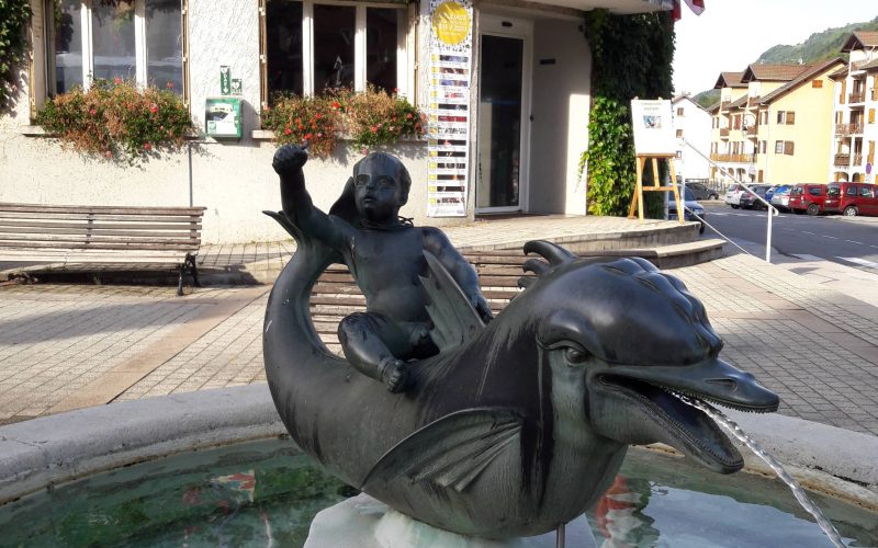 Allevard dolphin fountain